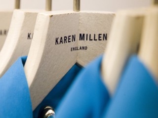 Làm ăn thua lỗ, thương hiệu thời trang Karen Millen tuyên bố toàn bộ cửa hàng trên thế giới sẽ ngừng hoạt động vào ngày 31/12