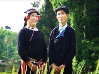 Trang phục truyền thống của người Dao áo dài ở Tuyên Quang