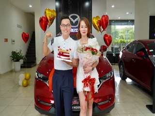 Góc “vợ nhà người ta”: Tặng chồng ô tô tiền tỷ nhân ngày sinh nhật