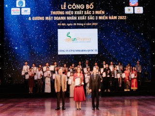 CEO Nguyễn Lan Dung rạng ngời tại Lễ tôn vinh Thương hiệu xuất sắc 3 miền năm 2022