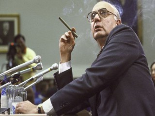 Chân dung Paul Volcker - người ghìm cương lạm phát, cha đẻ của "vòng kim cô" siết chặt các ngân hàng đầu tư