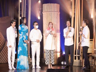 Áo dài do Hoa hậu Tiểu Vy trình diễn được đấu giá 80 triệu trong đêm nhạc hướng về Đà Nẵng