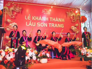Cô đồng Đặng Thiên Hương công đức xây dựng Lầu Sơn Trang - Chầu Lục